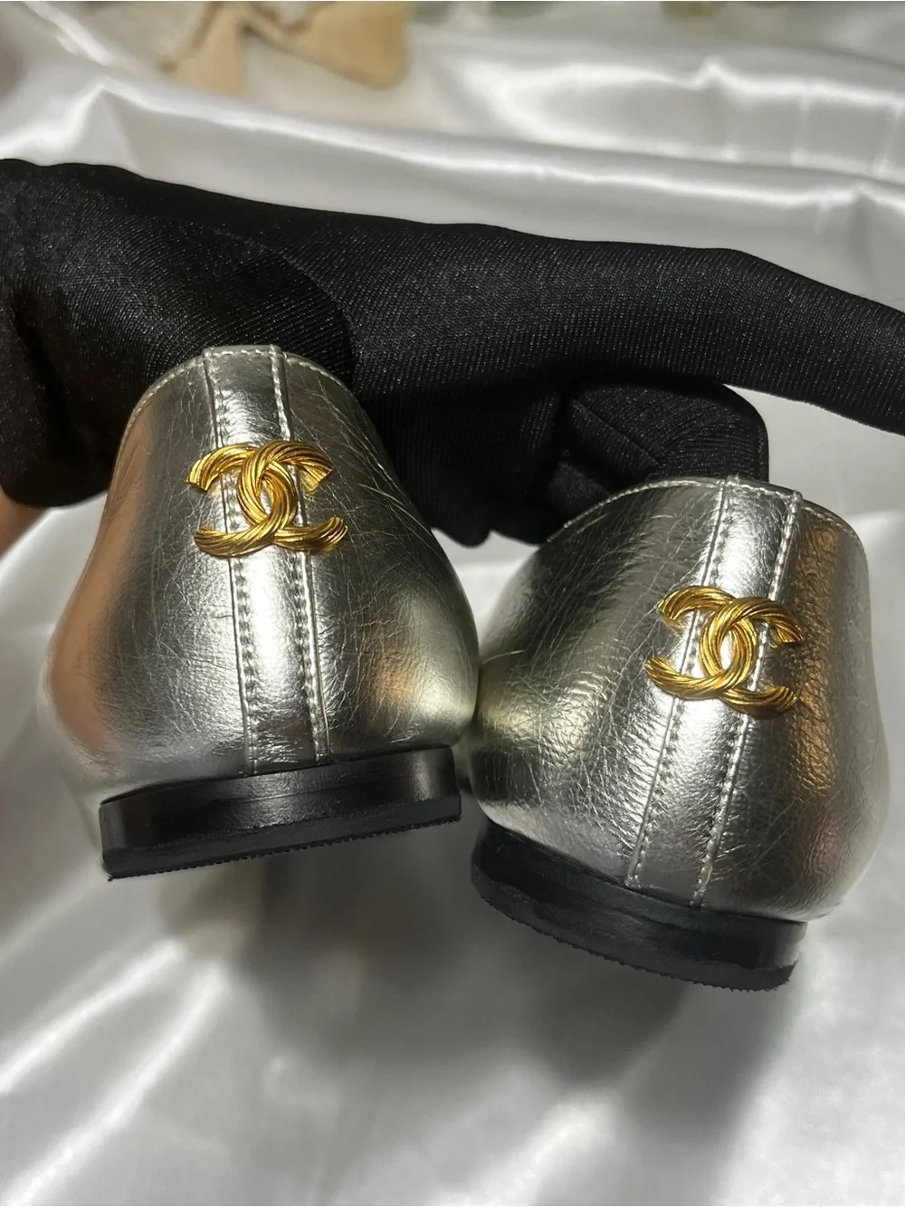 CHANEL Silver Metallic Leather Ballet Flats with Black Cap Toe